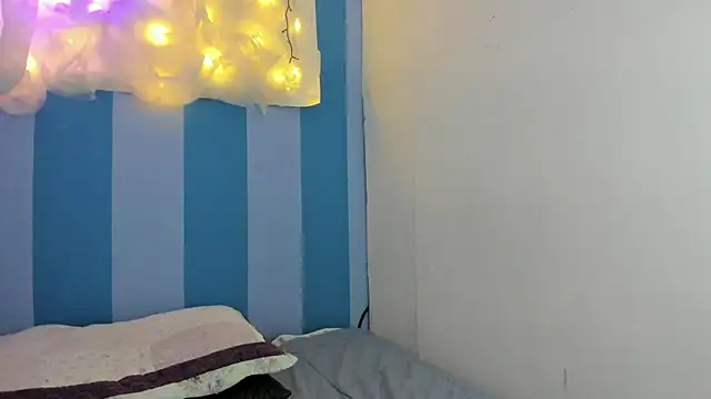 Snapshot of britny_clouds chatting on 12-10-24, 12:16 britny clouds online show from 12-10-24, 12:16