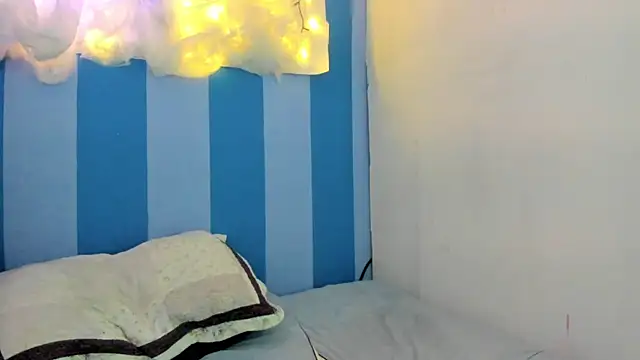 Snapshot of britny_clouds chatting on 12-20-24, 05:29 britny clouds online show from 12-20-24, 05:29