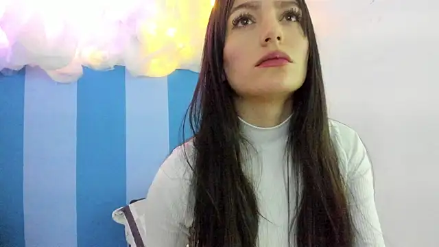 Snapshot of britny_clouds chatting on 12-23-24, 12:30 britny clouds online show from 12-23-24, 12:30