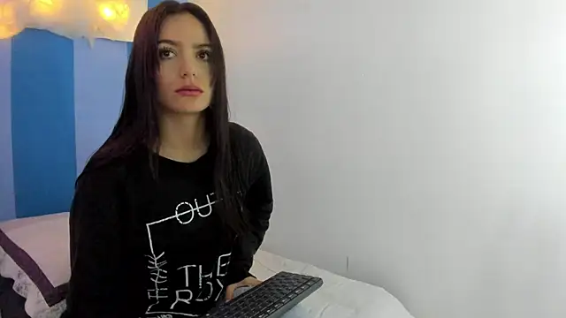 Snapshot of britny_clouds chatting on 12-27-24, 12:12 britny clouds online show from 12-27-24, 12:12