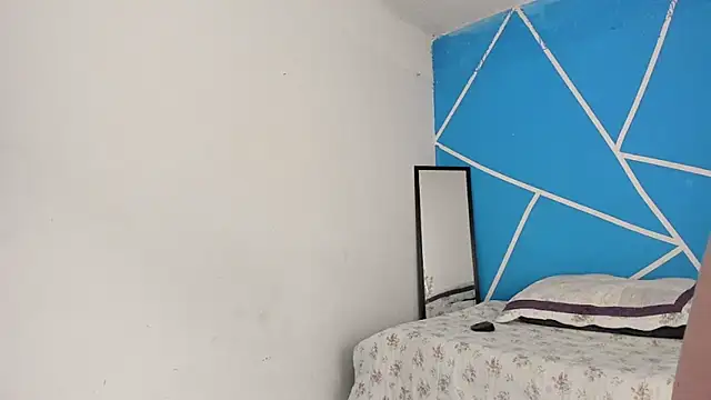 Snapshot of britny_clouds chatting on 01-23-25, 07:18 britny clouds online show from 01-23-25, 07:18