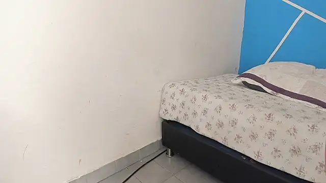 Snapshot of britny_clouds chatting on 01-30-25, 12:48 britny clouds online show from 01-30-25, 12:48