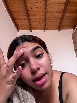 Anny arango  online show from 12-31-24, 04:35