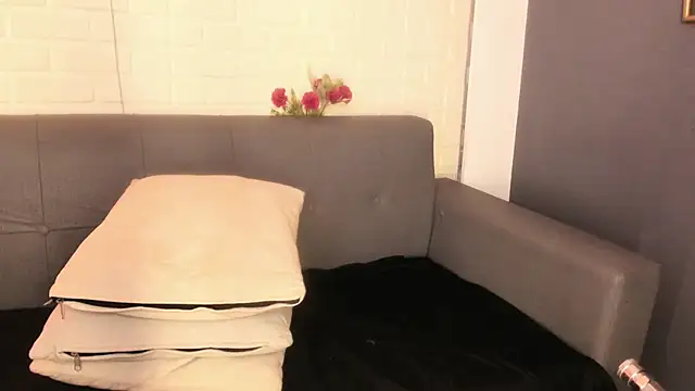 karina gomez 18 online show from 11-15-25, 11:40