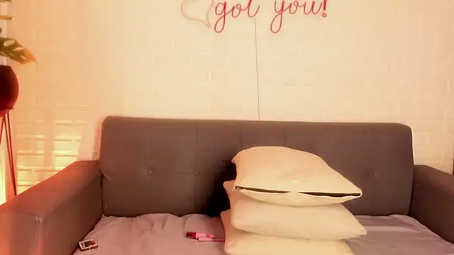 karina gomez 18 online show from 12-18-25, 11:27