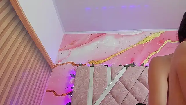 Snapshot of Bella__sweet chatting on 02-13-26, 10:44 Bella sweet online show from 02-13-26, 10:44