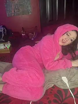 Snapshot of Luluof chatting on 02-23-25, 11:33 Luluof online show from 02-23-25, 11:33