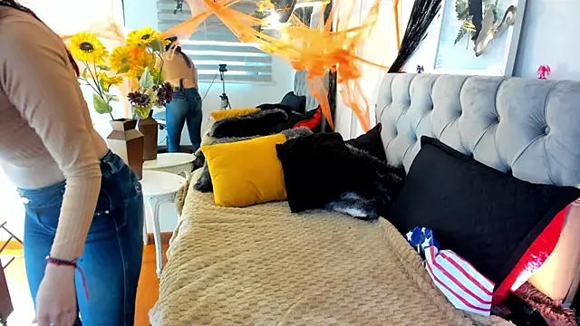 Snapshot of Nami_sunny chatting on 10-24-25, 08:27 Nami sunny online show from 10-24-25, 08:27