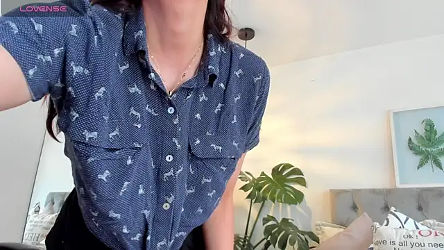 Snapshot of Nami_sunny chatting on 11-08-25, 07:12 Nami sunny online show from 11-08-25, 07:12