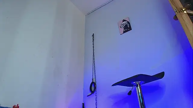 Snapshot of amber__blair chatting on 11-21-25, 08:40 amber blair online show from 11-21-25, 08:40