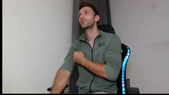 Snapshot of Ian_997 chatting on 09-16-25, 03:51 Ian 997 online show from 09-16-25, 03:51