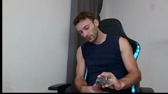 Snapshot of Ian_997 chatting on 09-22-25, 05:42 Ian 997 online show from 09-22-25, 05:42