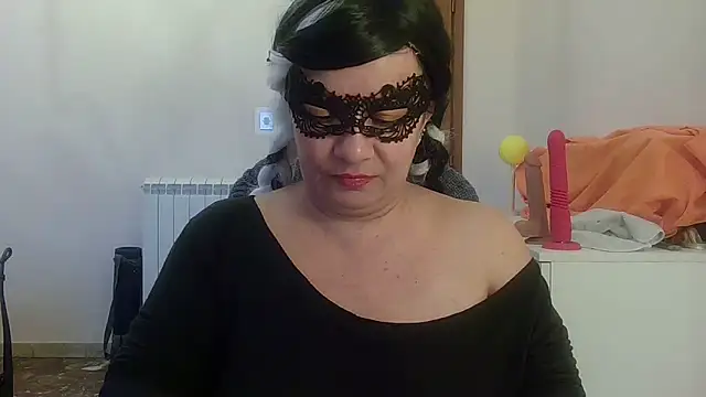 Ninalapiccolina online show from 12-01-25, 03:50