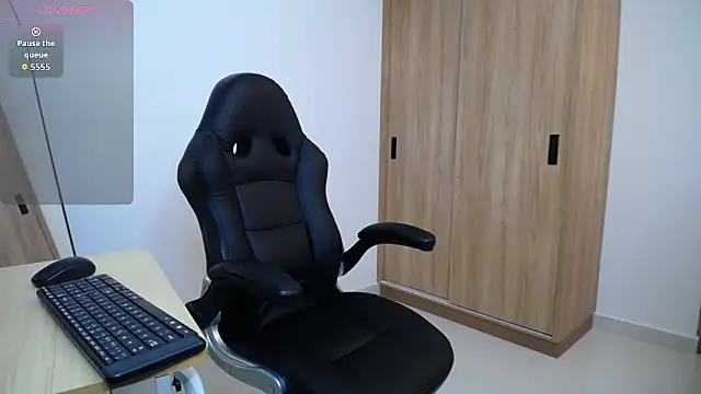 karoll marquez online show from 10-18-25, 10:32