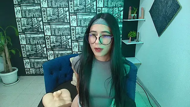 ChloeTurner  online show from 11-06-25, 01:23