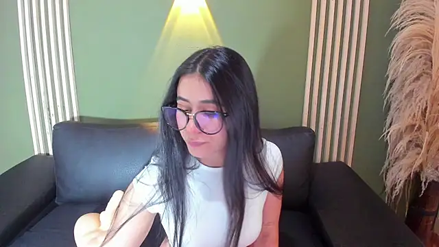 ChloeTurner  online show from 11-12-25, 08:30