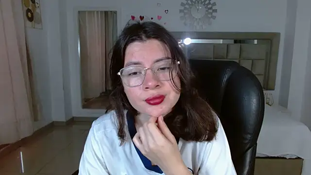 zoecruzz online show from 10-07-25, 03:09