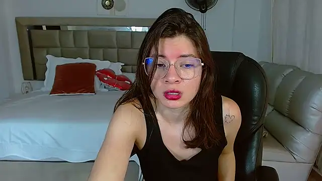 zoecruzz online show from 01-14-26, 04:23