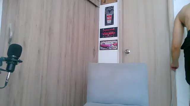 Aaron kwok28 online show from 10-09-25, 05:00