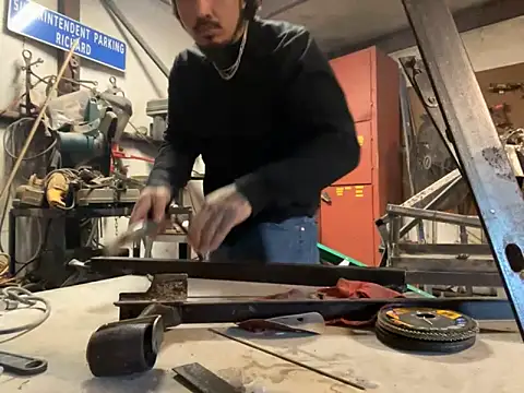 Snapshot of yomanfriend chatting on 01-01-25, 11:29 yomanfriend online show from 01-01-25, 11:29