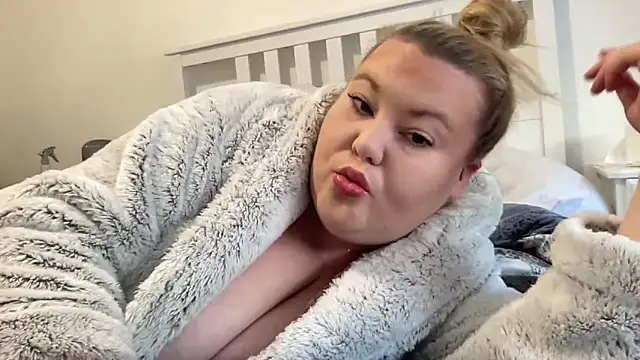 Busty-BBW-Emilie online show from 12-27-24, 01:28