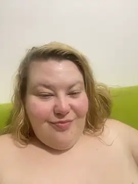 Busty-BBW-Emilie online show from 01-01-25, 12:21