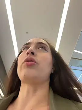 Holly Play online show from 10-07-25, 09:06