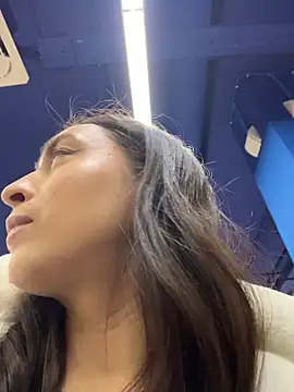 Snapshot of Holly_Play chatting on 02-08-26, 12:08 Holly Play online show from 02-08-26, 12:08