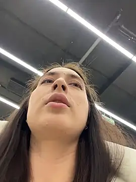 Snapshot of Holly_Play chatting on 02-18-26, 12:01 Holly Play online show from 02-18-26, 12:01