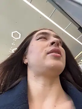 Holly Play online show from 04-10-26, 07:13