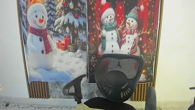 nicol jone1 online show from 12-21-25, 12:51