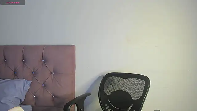 nicol jone1 online show from 02-17-26, 11:11