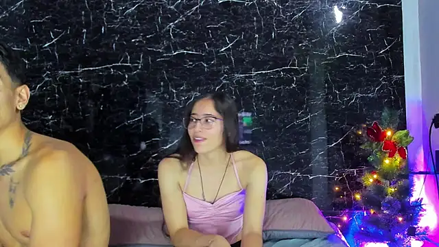 Snapshot of Couplehot__1 chatting on 01-04-25, 03:50 Couplehot 1 online show from 01-04-25, 03:50