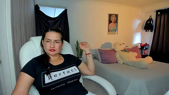 lucy diiaz online show from 12-03-25, 06:50