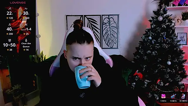 Dolly  Queen  online show from 01-13-25, 08:15