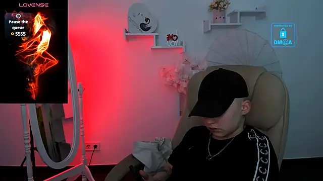 Dolly  Queen  online show from 01-23-25, 11:15