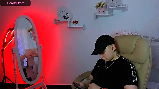 Dolly  Queen  online show from 02-15-25, 12:48