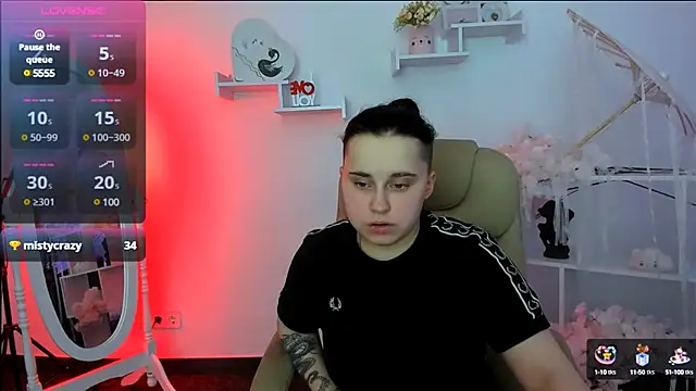 Dolly  Queen  online show from 02-28-25, 11:56