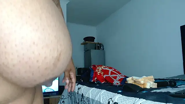 Hugetittiesxx2 online show from 01-19-26, 04:27