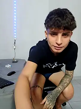 Snapshot of mikecoper_23 chatting on 10-18-25, 03:20 mikecoper 23 online show from 10-18-25, 03:20