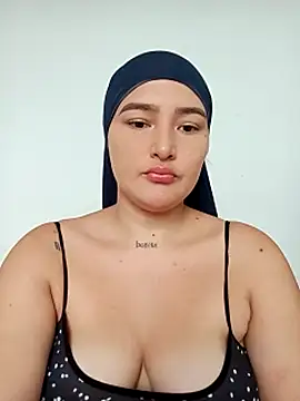 Snapshot of Celeste_camila18 chatting on 11-18-25, 02:32 Celeste camila18 online show from 11-18-25, 02:32