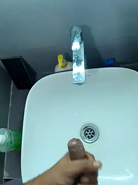 Snapshot of rahulGJ03 chatting on 10-22-25, 10:09 rahulGJ03 online show from 10-22-25, 10:09