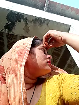 Snapshot of Chandni chatting on 02-19-25, 11:17 Chandni online show from 02-19-25, 11:17