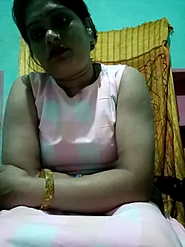 Snapshot of Chandni chatting on 02-19-25, 06:43 Chandni online show from 02-19-25, 06:43