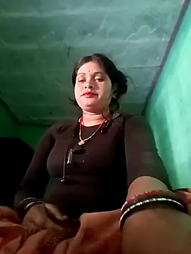 Snapshot of Chandni chatting on 03-08-25, 03:17 Chandni online show from 03-08-25, 03:17