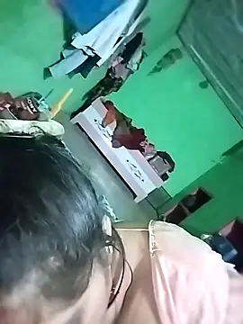 Snapshot of Chandni chatting on 09-20-25, 04:41 Chandni online show from 09-20-25, 04:41