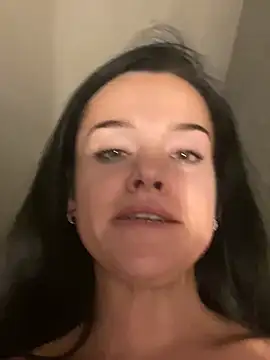 Snapshot of English-Chloe96 chatting on 01-03-25, 11:25 English-Chloe96 online show from 01-03-25, 11:25