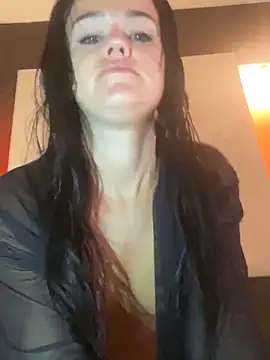 Snapshot of English-Chloe96 chatting on 02-04-25, 02:39 English-Chloe96 online show from 02-04-25, 02:39