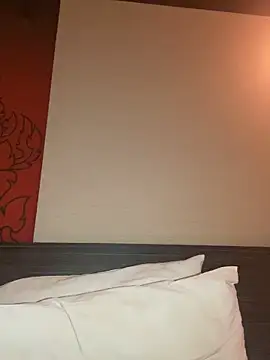 Snapshot of English-Chloe96 chatting on 03-02-25, 03:27 English-Chloe96 online show from 03-02-25, 03:27