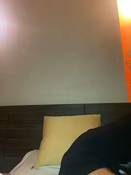 Snapshot of English-Chloe96 chatting on 03-19-25, 01:40 English-Chloe96 online show from 03-19-25, 01:40